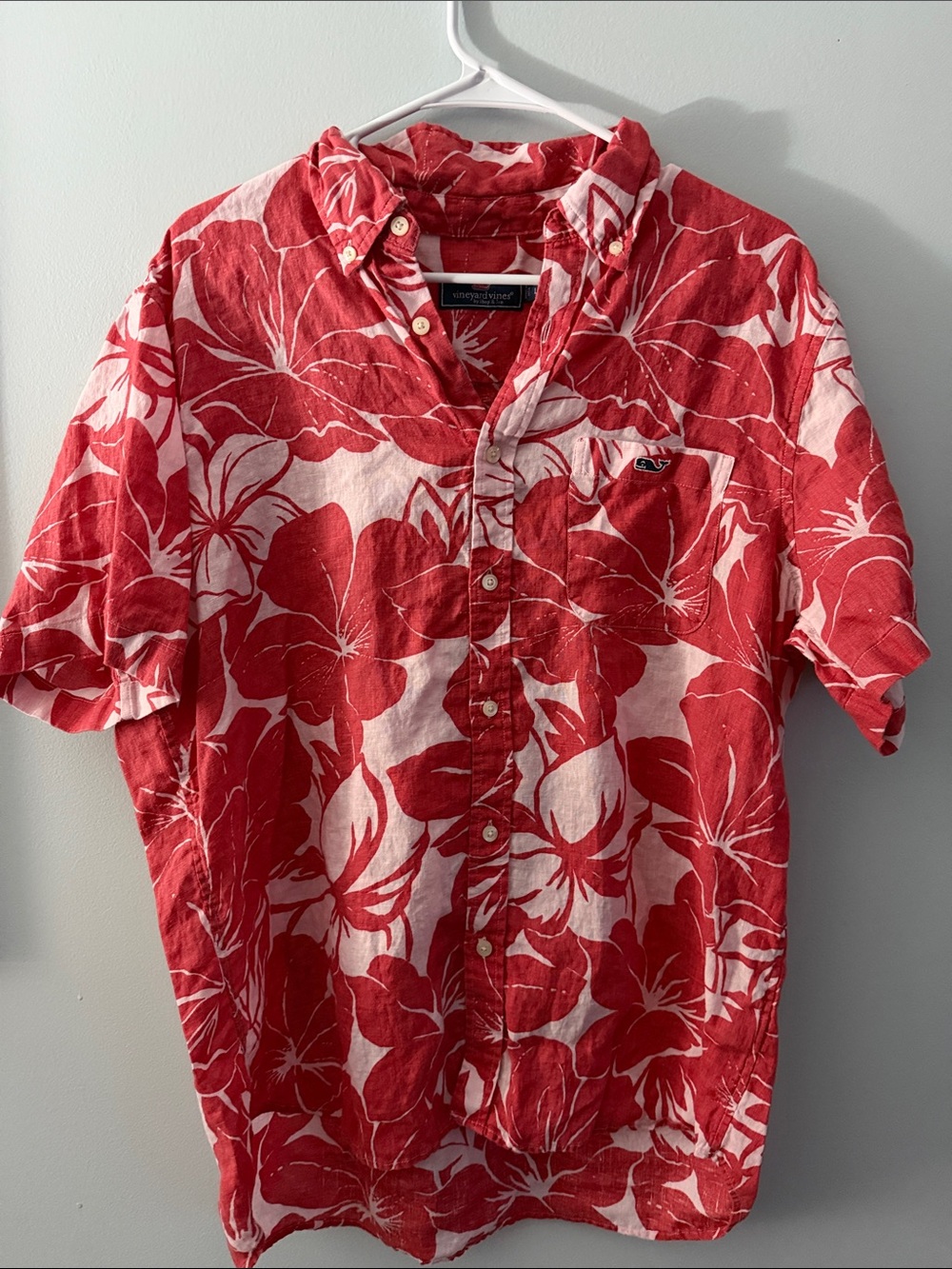Vineyard Vines Red and White Floral Short-Sleeve Button-Down Shirt
